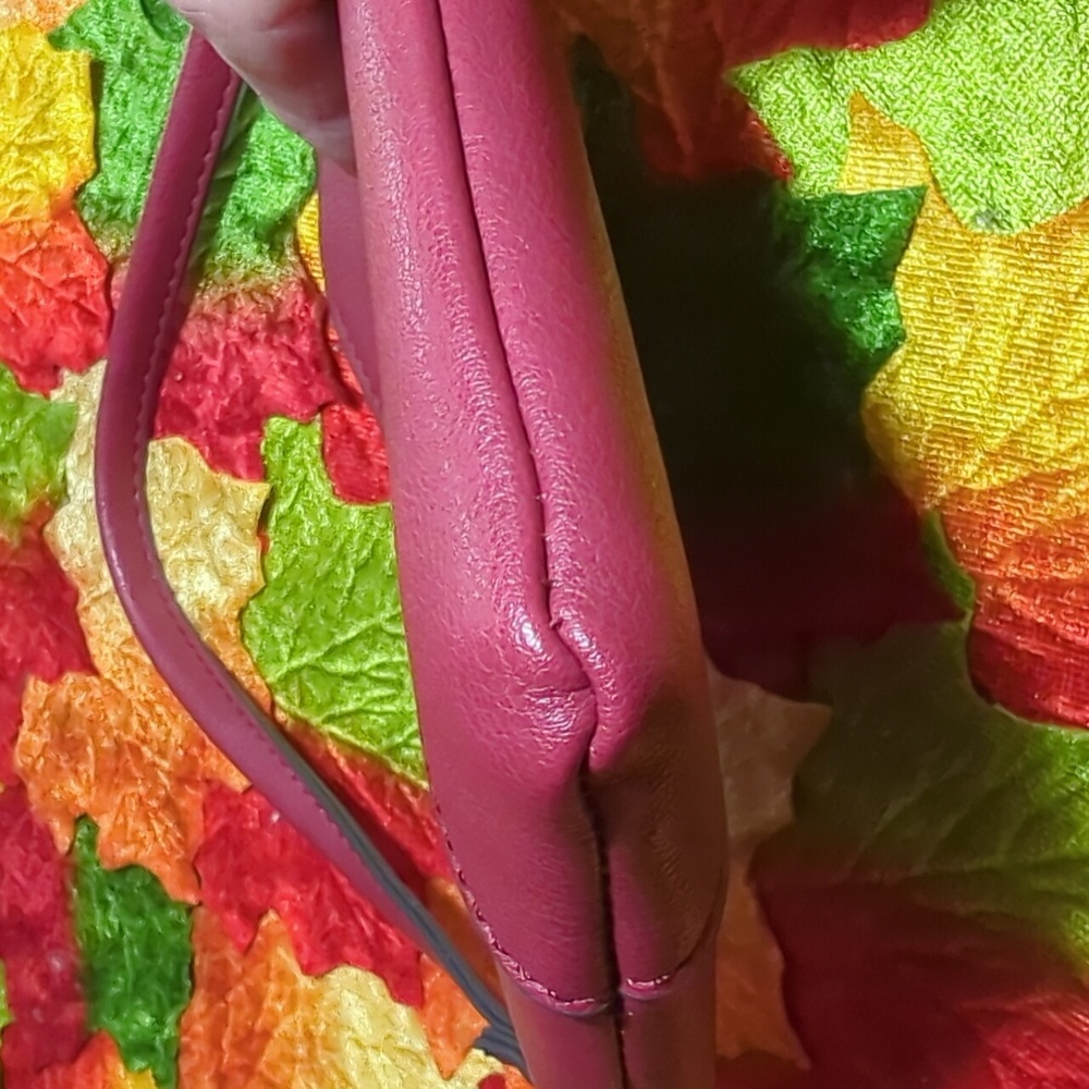 Frye & Co Burgundy Wristlet - Picture 10 of 12